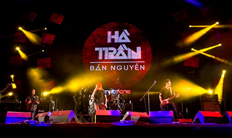 H&agrave; Trần v&agrave; dự &aacute;n Bản Nguy&ecirc;n tr&ecirc;n s&acirc;n khấu RockStorm7