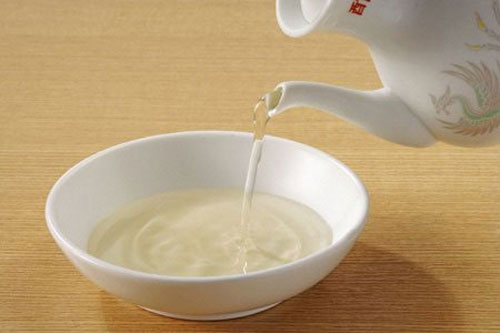 Người 13Win18 đa dạng khuyến mãi n&ecirc;n học c&aacute;ch nhận biết giấm ăn thật v&agrave; giấm pha axit để bảo vệ 13Win19 ưu đãi hấp dẫn cả gia đ&igrave;nh