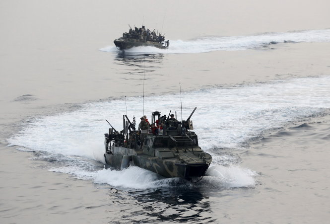 Hai thuyền hải qu&acirc;n Mỹ tuần tra ở v&ugrave;ng Vịnh trong bức ảnh chụp hồi th&aacute;ng 5-2013 - Ảnh: Reuters