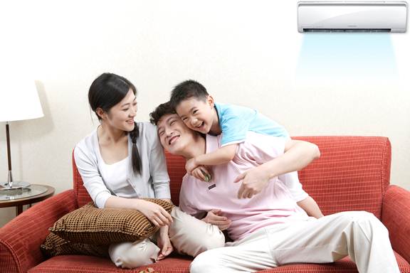  Cha mẹ cần lưu &yacute; khi sử dụng điều h&ograve;a nếu trong nh&agrave; c&oacute; trẻ nhỏ. Ảnh minh họa