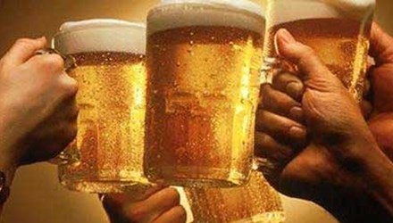 Bia giả c&oacute; thể ph&acirc;n biệt bằng cảm quan hoặc m&ugrave;i vị