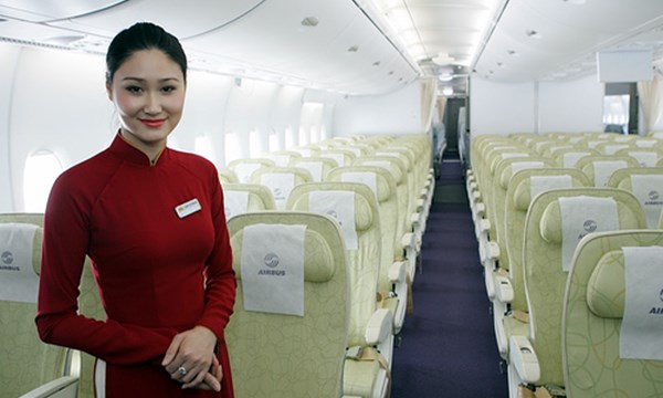 Cục quản l&yacute; H&agrave;ng kh&ocirc;ng Việt Nam ra quy định mới tiếp vi&ecirc;n trưởng sẽ l&agrave; người c&oacute; mặt trong buồng l&aacute;i nếu 1 trong 2 phi c&ocirc;ng ra ngo&agrave;i