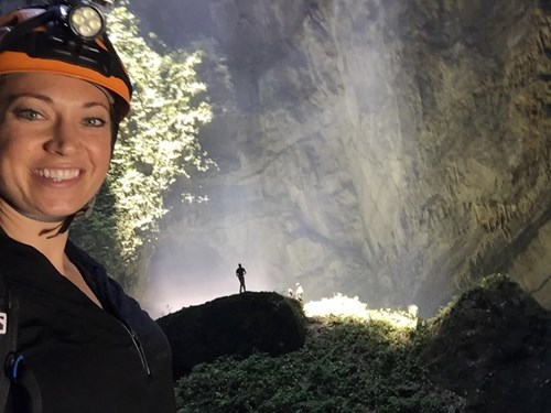 MC Ginger Zee b&agrave;y tỏ sự cho&aacute;ng ngợp trước vẻ đẹp của Sơn Đo&ograve;ng