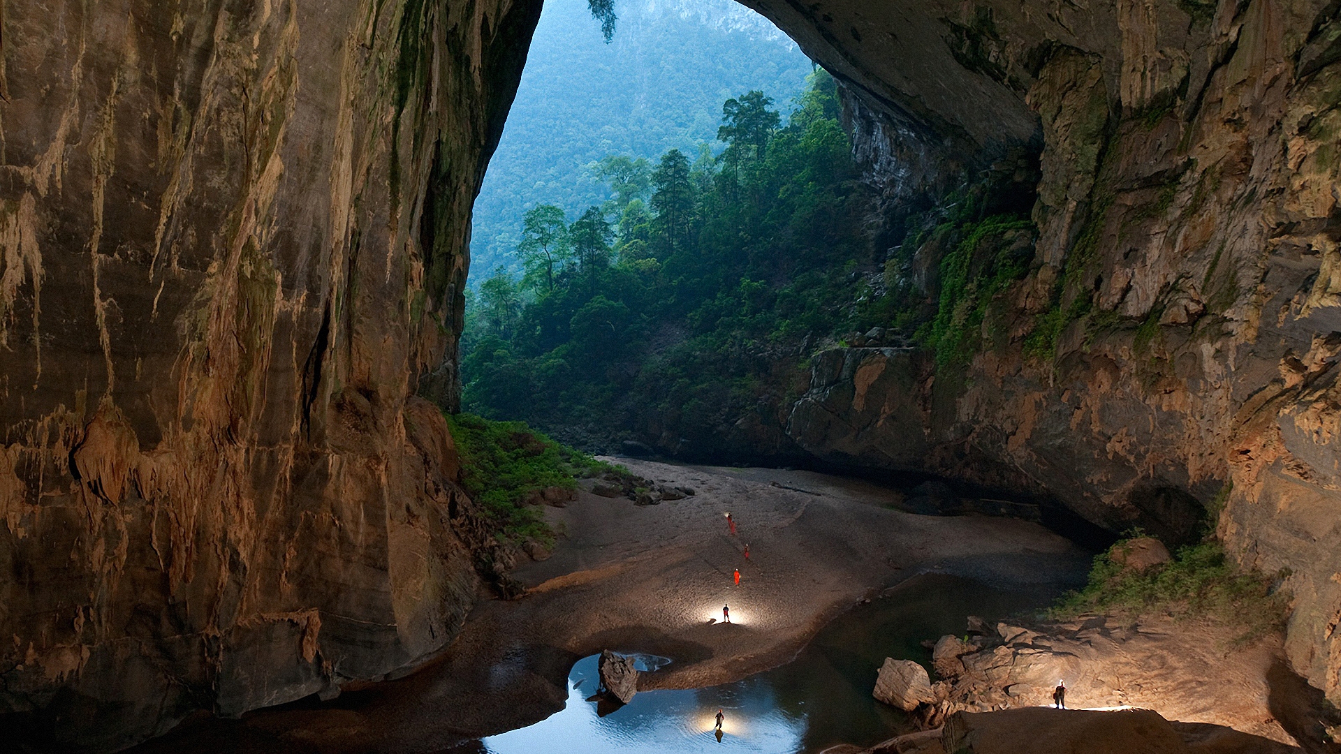 Việt Nam mong muốn giới thiệu du lịch hang động Sơn Đo&ograve;ng tới du kh&aacute;ch đến từ c&aacute;c quốc gia trong khu vực Đ&ocirc;ng Nam &Aacute;.