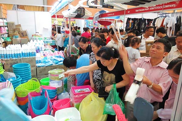 Gi&aacute; h&agrave;ng Th&aacute;i Lan kh&ocirc;ng hề rẻ nhưng chất được đ&aacute;nh gi&aacute; cao