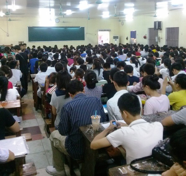 L&ograve; luyện thi kh&ocirc;ng phải m&ocirc;i trường tốt để &ocirc;n thi đại học 2014