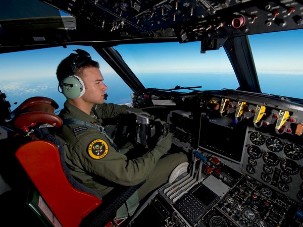 M&aacute;y bay của Kh&ocirc;ng qu&acirc;n Ho&agrave;ng gia Australia tham gia t&igrave;m kiếm hai vật thể nghi l&agrave; mảnh vỡ từ chiếc m&aacute;y bay MH370.