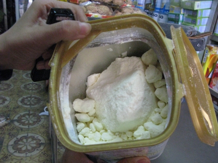 sữa vón cục