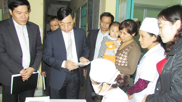 Sở Y tế H&agrave; Nội kiểm tra c&ocirc;ng t&aacute;c chuẩn bị ti&ecirc;m vaccine ph&ograve;ng sởi 