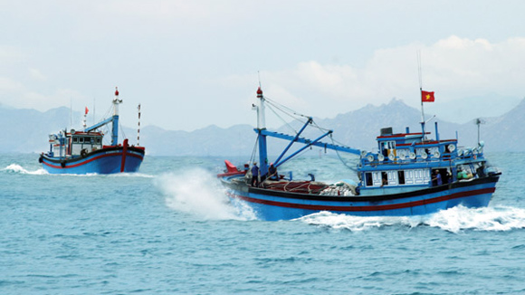 Dù tình hình biển Đông căng thẳng, tàu cá Việt Nam vẫn ra khơi Dù tình hình biển Đông căng thẳng, tàu cá Việt Nam vẫn ra khơi