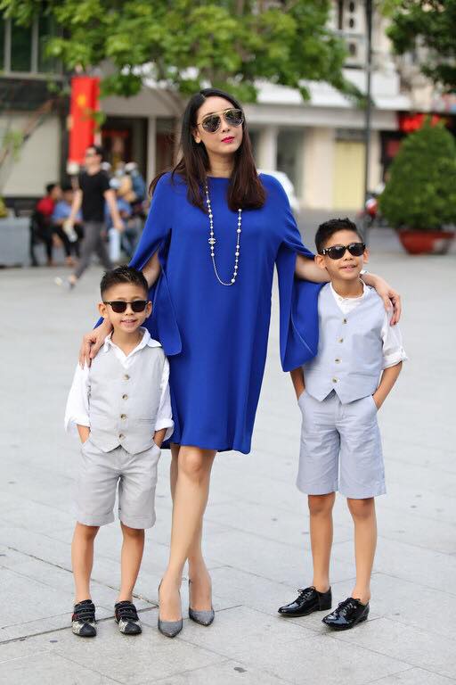  Trước đó, hai con trai Hà Kiều Anh - Vương Khang và Vương Khôi xuất hiện trong vai trò người mẫu sải bước cực kỳ chuyên nghiệp khiến khán giả bất ngờ.