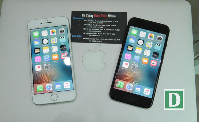 Bộ đ&ocirc;i iPhone 7 m&agrave;u trắng bạc v&agrave; đen b&oacute;ng (đen piano) tại Việt Nam