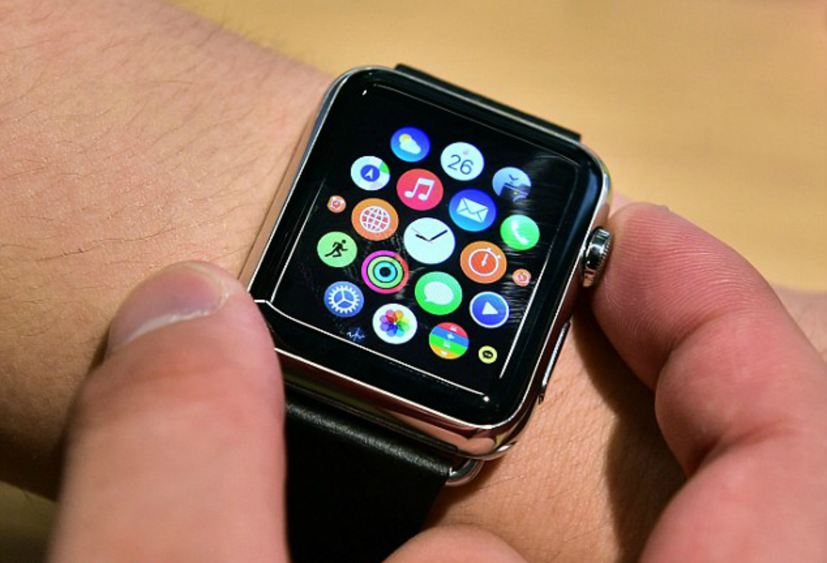 Apple Watch bị cấm trong c&aacute;c cuộc họp ở Anh v&agrave; &Uacute;c 