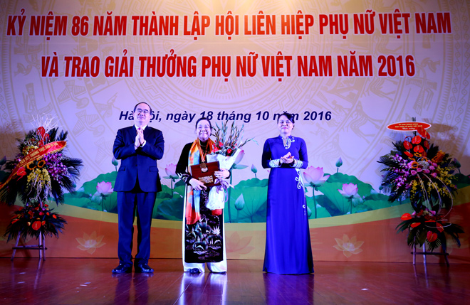 Giải thưởng Phụ nữ Việt Nam 2016: T&ocirc;n vinh 6 tập thể v&agrave; 10 c&aacute; nh&acirc;n xuất sắc