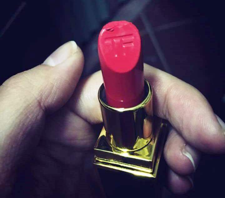 Son Tom Ford gi&aacute; rẻ: Chỉ c&oacute; thể l&agrave; h&agrave;ng giả!