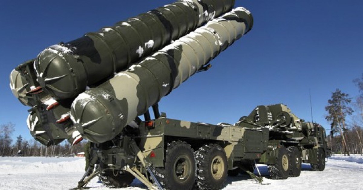 Hệ thống ph&ograve;ng thủ t&ecirc;n lửa S-300 l&agrave; một trong những vũ kh&iacute; qu&acirc;n sự mạnh nhất của Nga