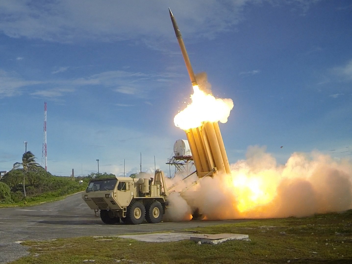 Hệ thống t&ecirc;n lửa THAAD l&agrave; một trong những vũ kh&iacute; chủ lực của qu&acirc;n đội Mỹ