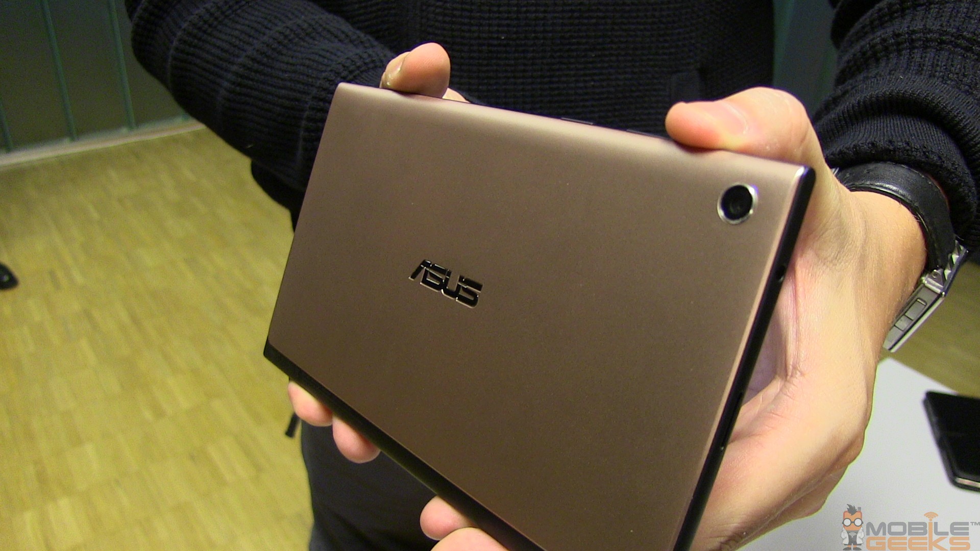Asus MeMO Pad 7 nổi bật c&aacute; t&iacute;nh trong top m&aacute;y t&iacute;nh bảng gi&aacute; rẻ