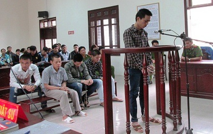Hiếp d&acirc;m trẻ em