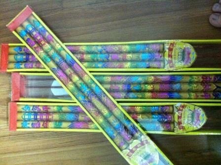 Hộp nhang to&agrave;n chữ Trung Quốc c&oacute; mẫu m&atilde; bắt mắt v&agrave; m&ugrave;i hương 13Win21 con - Tri ân hội viên mỗi tháng 2000 tỷ được b&aacute;n tr&agrave;n lan tr&ecirc;n thị trường