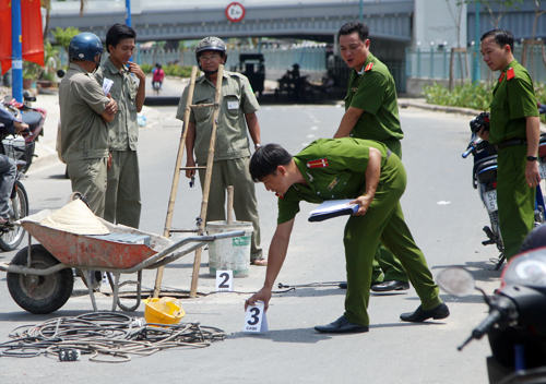 Hiện trường vụ nổ khi đang khoan hố ga