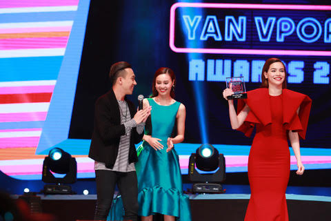 Hồ Ngọc H&agrave; bất ngờ đạt giải Cống hiến 2015