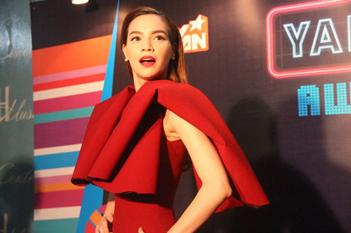 Hồ Ngọc H&agrave; bất ngờ đạt giải Cống hiến 2015