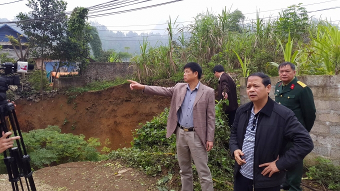&Ocirc;ng L&yacute; Th&aacute;i Hải, Chủ tịch UBND tỉnh Bắc Kạn đ&atilde; trực tiếp c&oacute; mặt tại hiện trường để chỉ đạo c&ocirc;ng t&aacute;c khắc phục sự cố &lsquo;hố tử thần&rsquo;