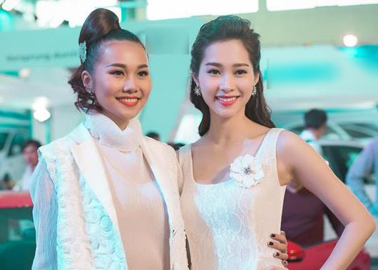 Hoa hậu Đặng Thu Thảo đọ sắc c&ugrave;ng si&ecirc;u mẫu Thanh Hằng