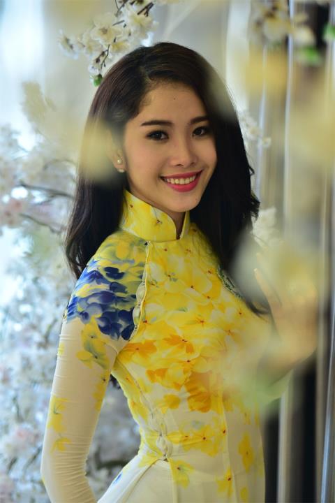 Clip trả lời phỏng vấn ban tổ chức Hoa hậu Hoàn vũ 2015 của Nam Em gây xôn xao dư luận Clip trả lời phỏng vấn ban tổ chức Hoa hậu Hoàn vũ 2015 của Nam Em gây xôn xao dư luận