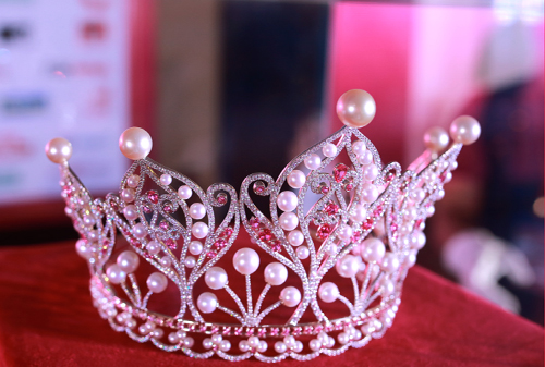T&acirc;n Hoa hậu Ho&agrave;n vũ Việt Nam 2015 sẽ trở th&agrave;nh người đại diện Việt Nam ra đấu trường quốc tế