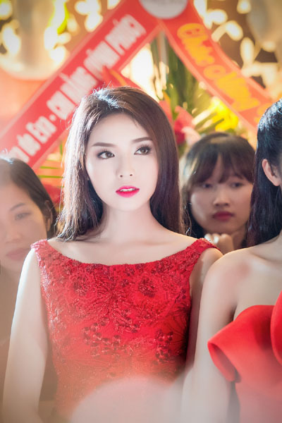 Nhan sắc của Hoa hậu Kỳ Duy&ecirc;n ng&agrave;y c&agrave;ng mặn m&agrave; 