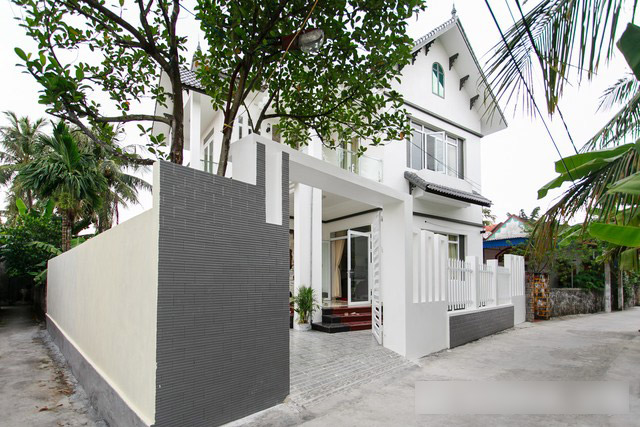 Cơ ngơi bề thế của gia đ&igrave;nh hoa hậu Phạm Hương