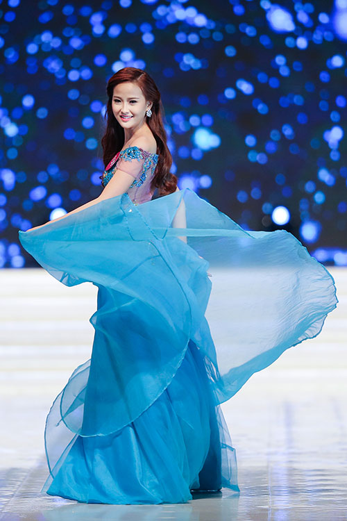 Th&iacute; sinh cuộc thi hoa hậu ho&agrave;n vũ năm 2015