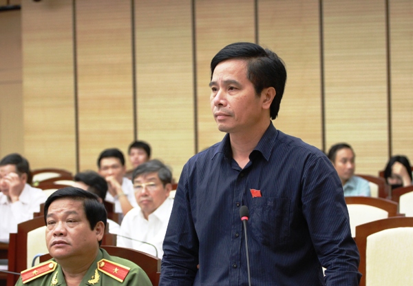 Đại biểu Ho&agrave;ng Mạnh Ph&uacute;