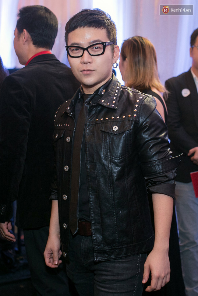 dan-sao-dinh-dam-dien-hai-mau-do-va-den-den-dam-cuoi-tran-thanh-hari-won
