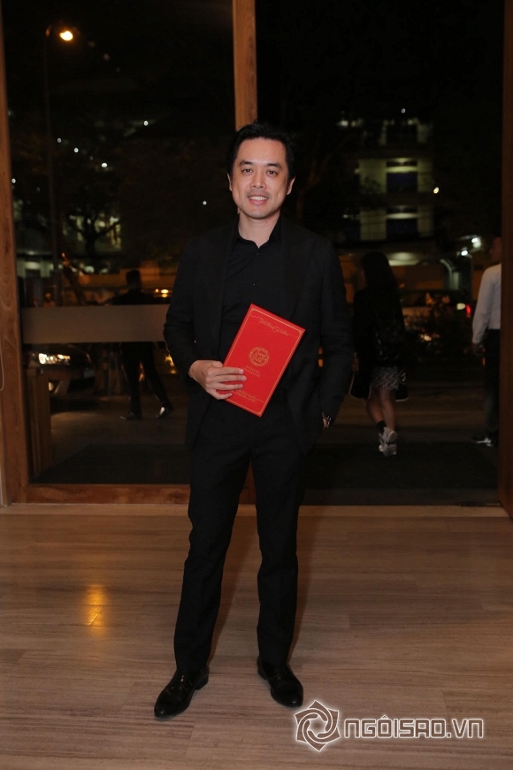 dan-sao-dinh-dam-dien-hai-mau-do-va-den-den-dam-cuoi-tran-thanh-hari-won