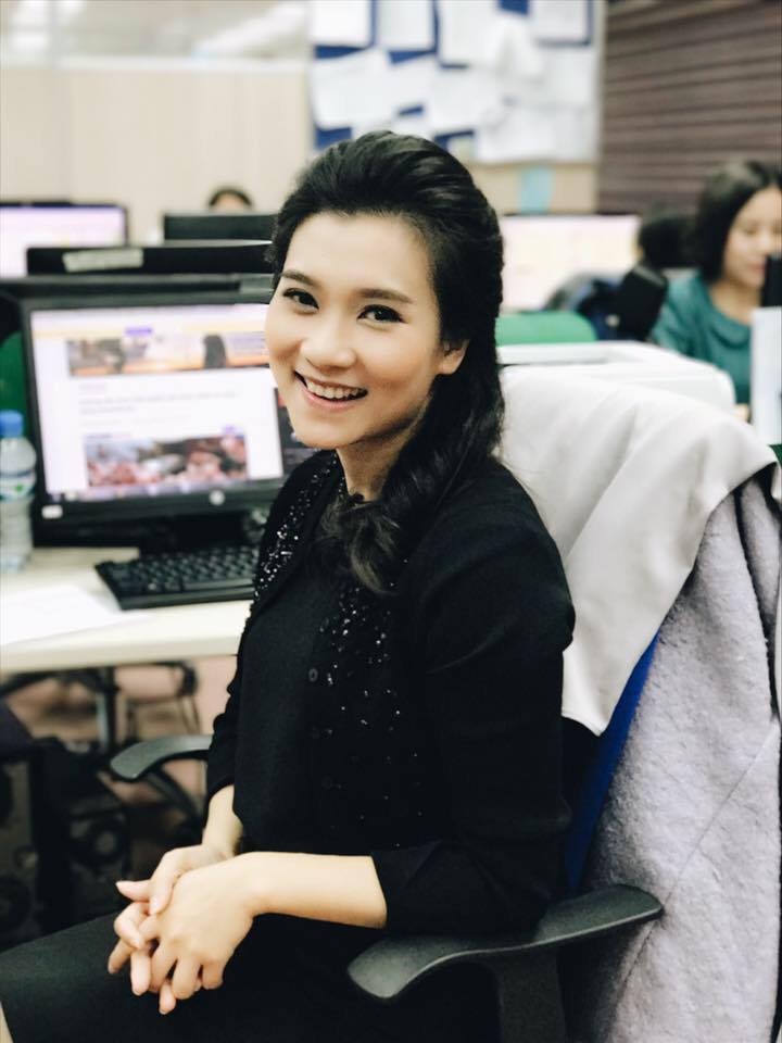 he-lo-than-the-8x-xinh-dep-vua-gia-nhap-ban-tin-thoi-su-19h-vtv