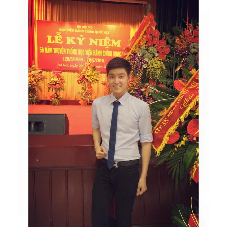 gap-go-bi-thu-co-nu-cuoi-toa-nang-hot-nhat-hoc-vien-hanh-chinh