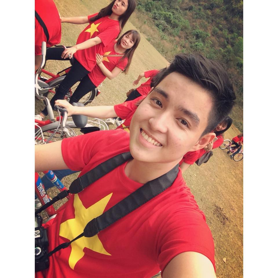 gap-go-bi-thu-co-nu-cuoi-toa-nang-hot-nhat-hoc-vien-hanh-chinh
