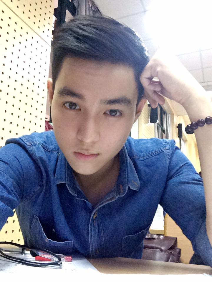 gap-go-bi-thu-co-nu-cuoi-toa-nang-hot-nhat-hoc-vien-hanh-chinh