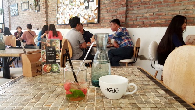 bai-hoc-kinh-doanh-tu-that-bai-cua-the-kafe-du-goi-von-tram-ti