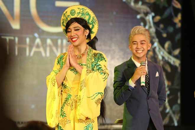 tran-thanh-bi-cam-song-tren-dai-th-vinh-long-cac-nghe-si-hai-khac-noi-gi