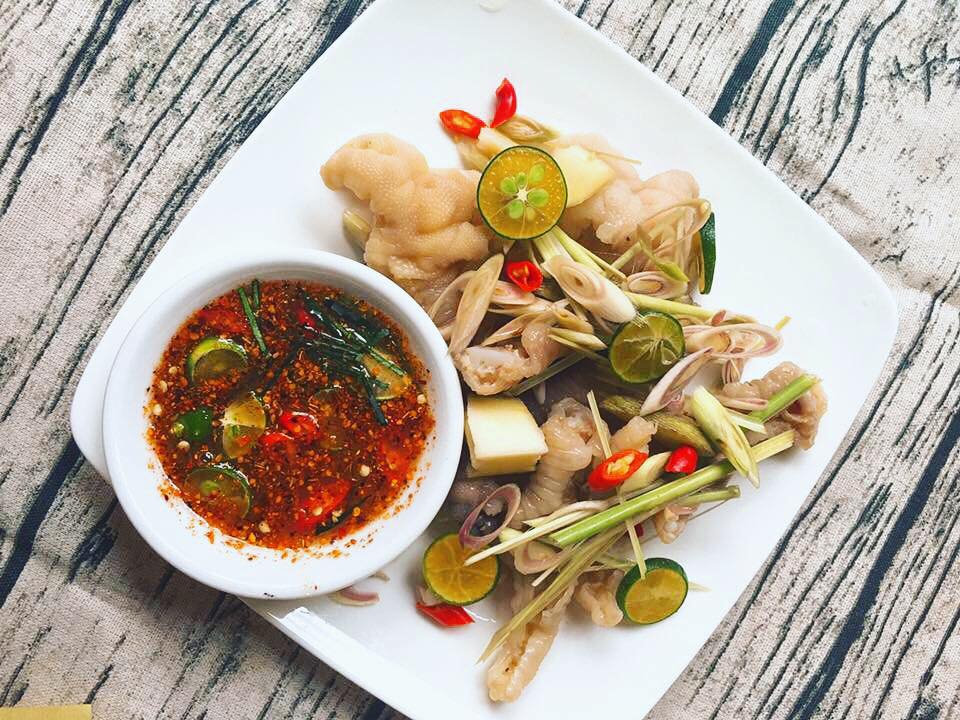Kh&ocirc;ng phải ai cũng biết mẹo r&uacute;t xương ch&acirc;n g&agrave; cực đơn giản n&agrave;y