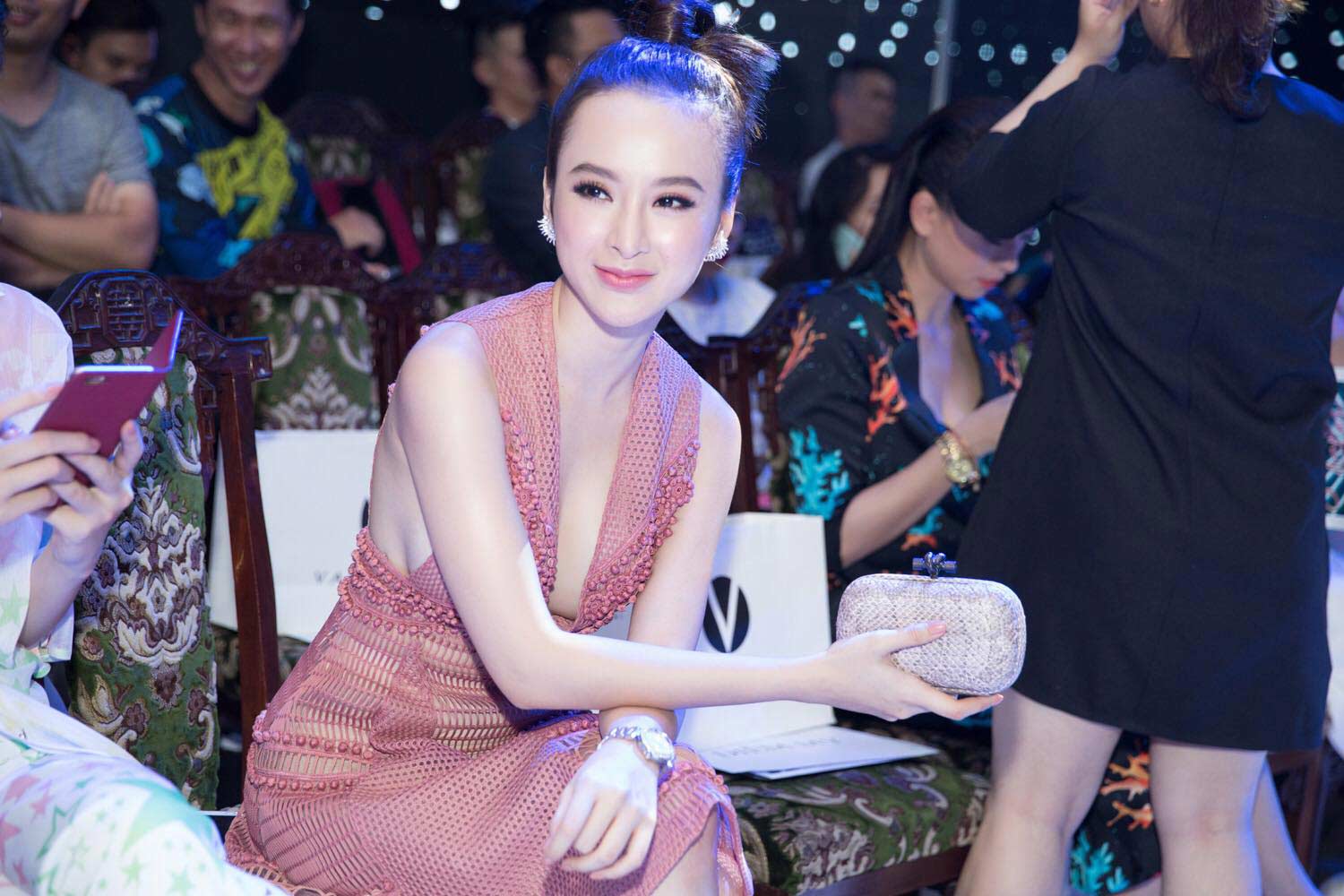 Những lần bị l&ecirc;n &aacute;n v&igrave; 'bệnh' đi muộn kh&oacute; chữa của nghệ sĩ Việt