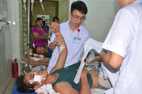 Quảng Ninh: Thang m&aacute;y rơi tự do 7 người nhập viện, trường hợp n&agrave;y l&agrave;m g&igrave; để sống s&oacute;t?