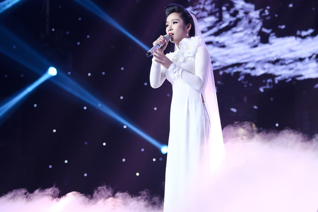 Thần tượng Bolero: Kh&aacute;n giả ch&ecirc; thảm họa, HLV khen kh&ocirc;ng tiếc lời