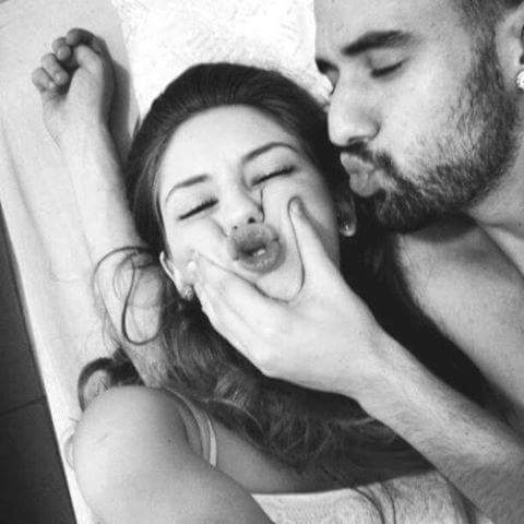 'Kh&ocirc;ng mặc quần &aacute;o' đi ngủ trong v&ograve;ng 1 tuần, bất ngờ v&igrave; cơ thể thay đổi kỳ diệu