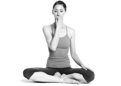 Ngồi thế n&agrave;y 10 ph&uacute;t đầu ng&agrave;y đổi lấy 10 năm tuổi thọ, kiểu ngồi thứ 4 ai cũng l&agrave;m được