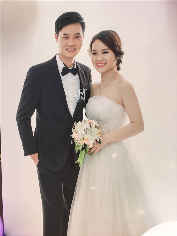 Hoa hậu Phạm Hương mặt mộc, d&eacute;p l&ecirc; tất bật chuẩn bị đ&aacute;m cưới